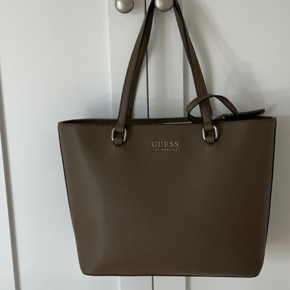 BNWT Guess Tote and Matching wristlet